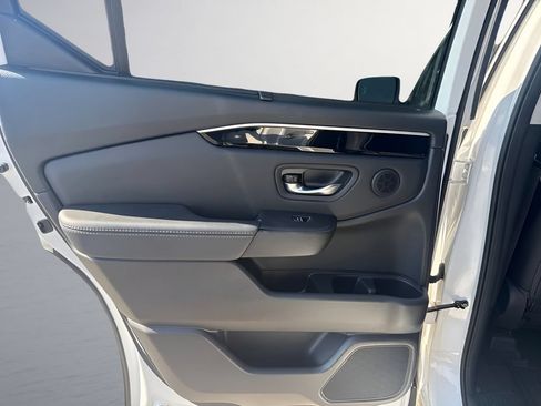 Used 2023 Honda Pilot Touring image 30