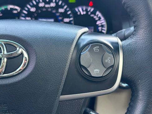 Used 2012 Toyota Camry XLE w/ Leather Pkg FWD image 30