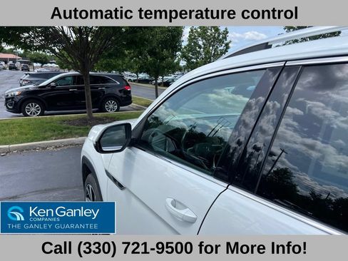 Used 2024 Volkswagen Atlas SEL Premium R-Line AWD/4WD image 24