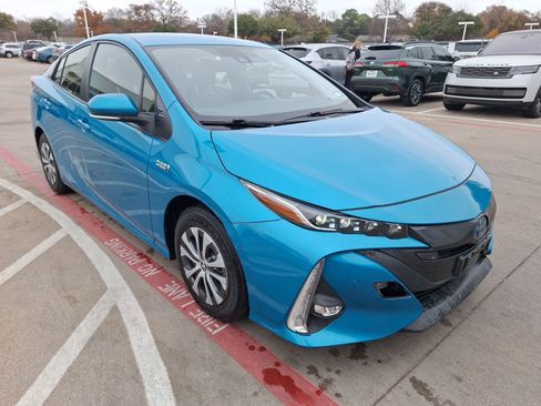 Used 2021 Toyota Prius Prime Limited image 8