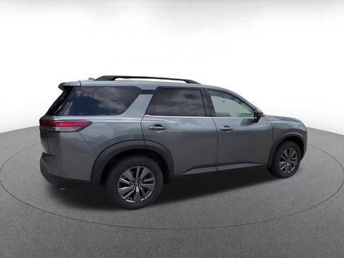 Used 2025 Nissan Pathfinder SV AWD/4WD image 12
