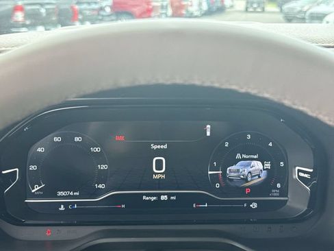 Used 2024 GMC Yukon Denali AWD/4WD image 15