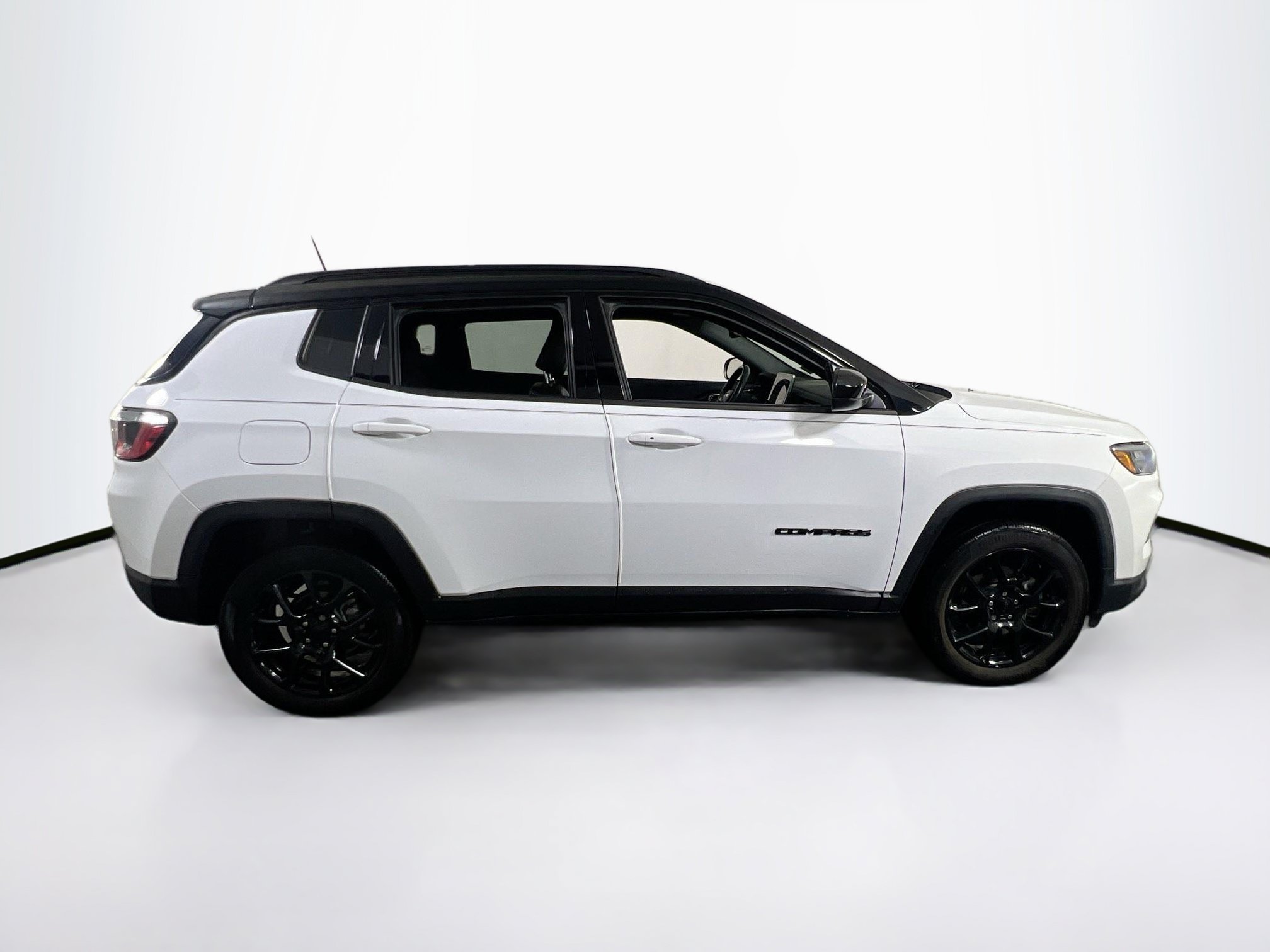 Used 2022 Jeep Compass Latitude w/ Convenience Group AWD/4WD image 4