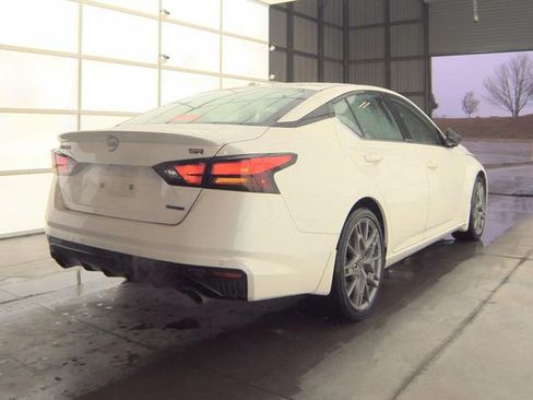 Certified 2024 Nissan Altima 2.0 SR image 5