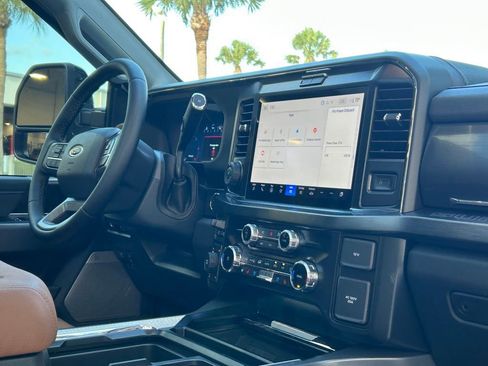 Used 2025 Ford F250 Lariat w/ Lariat Ultimate Package AWD/4WD image 33
