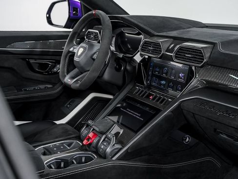 Used 2023 Lamborghini Urus Performante AWD/4WD image 38