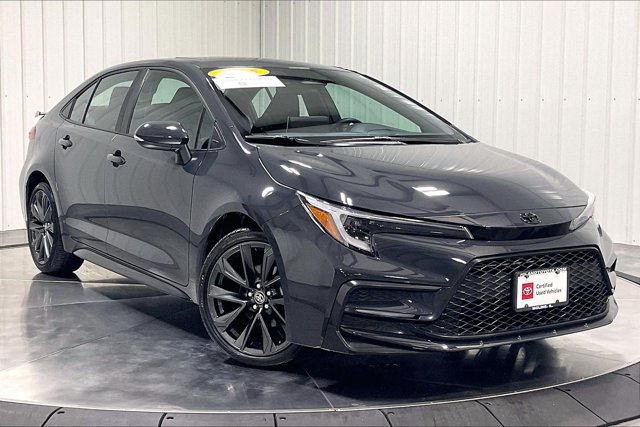 Certified 2025 Toyota Corolla SE w/ SE Premium Package FWD image 3