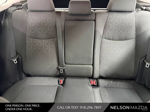 Used 2021 Toyota RAV4 XLE AWD/4WD image 32