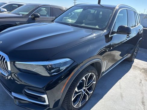 Used 2022 BMW X5 sDrive40i w/ Parking Assistance Package image 2