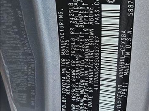 New 2025 Toyota Camry SE image 17