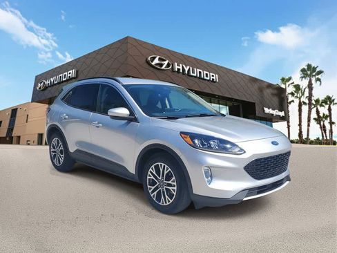 Used 2020 Ford Escape SEL image 4