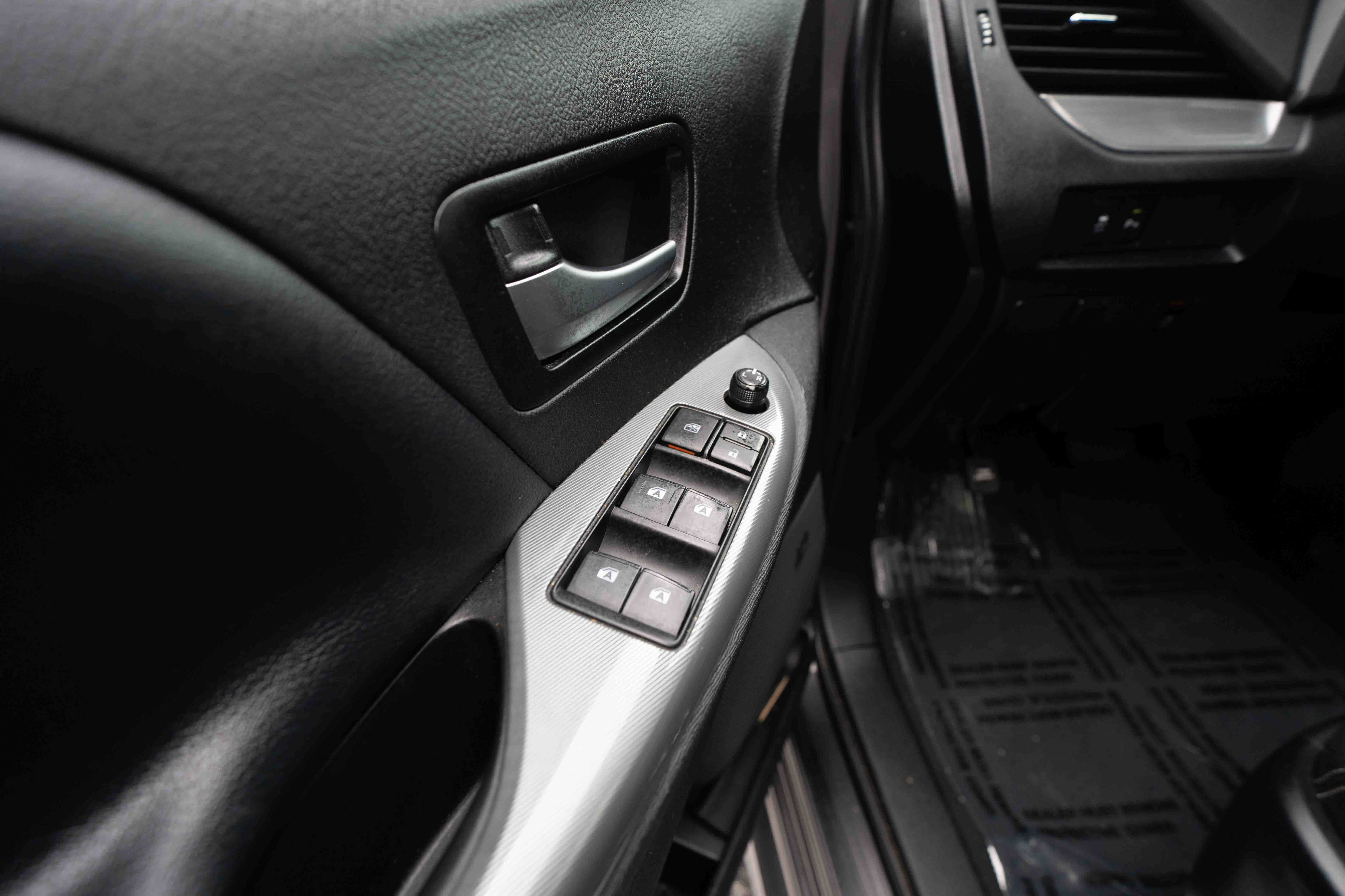 Used 2020 Toyota Sienna SE Premium AWD/4WD image 7