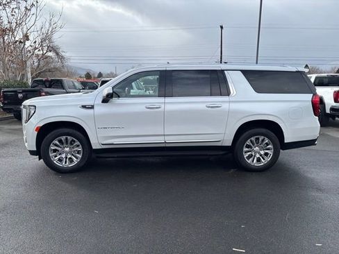 Used 2024 GMC Yukon XL Denali image 3