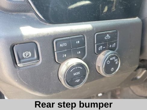 Used 2025 Chevrolet Silverado 1500 LT AWD/4WD image 7