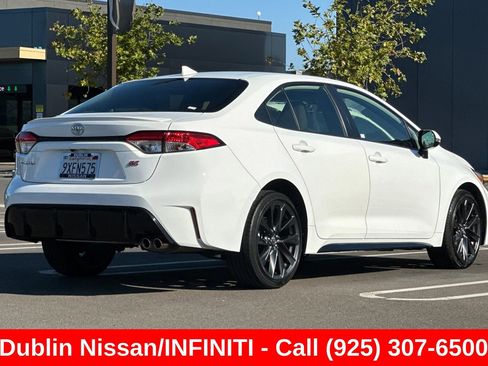 Used 2024 Toyota Corolla SE w/ SE Premium Package FWD image 4