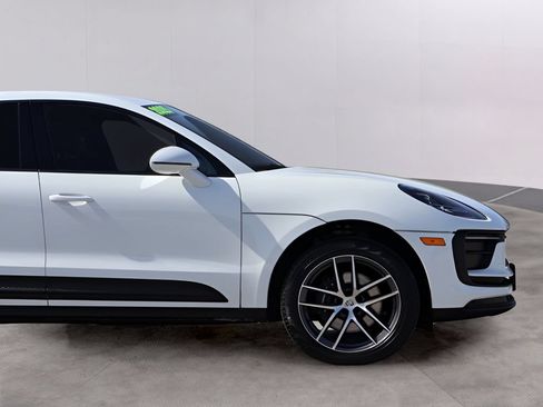 Used 2025 Porsche Macan AWD/4WD image 10