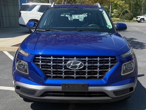 Used 2023 Hyundai Venue SEL w/ Cargo Package image 3