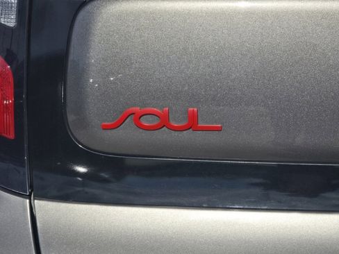 Used 2018 Kia Soul ! image 41