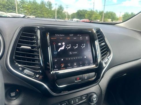 Used 2022 Jeep Cherokee Limited w/ Elite Package AWD/4WD image 29
