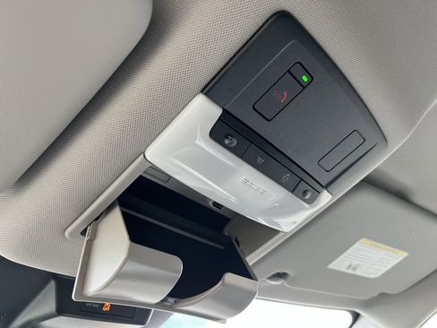 Used 2023 Nissan Rogue SV image 33