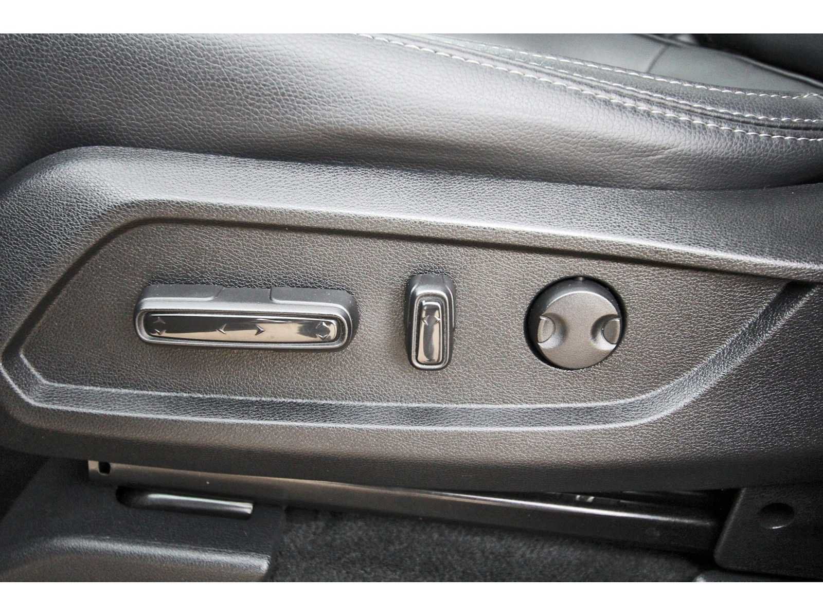 Used 2025 Honda Pilot Touring image 29