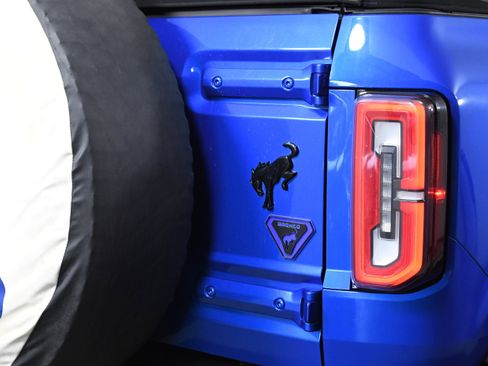 Used 2023 Ford Bronco Wildtrak image 31