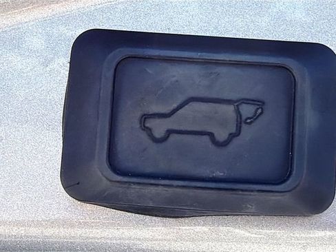 Used 2018 Toyota RAV4 XLE image 13