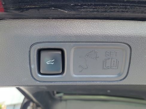 Used 2024 Ford Expedition Max XLT RWD image 5