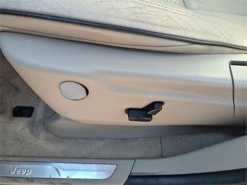 Used 2014 Jeep Grand Cherokee Overland w/ Advanced Technology Group image 14