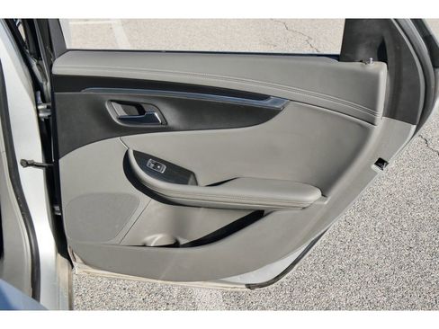 Used 2016 Chevrolet Impala LTZ image 19