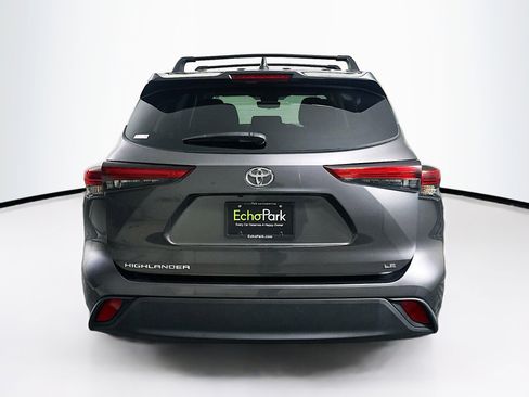 Used 2023 Toyota Highlander LE image 7