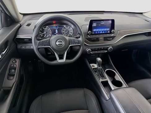 Used 2024 Nissan Altima 2.5 SV image 23