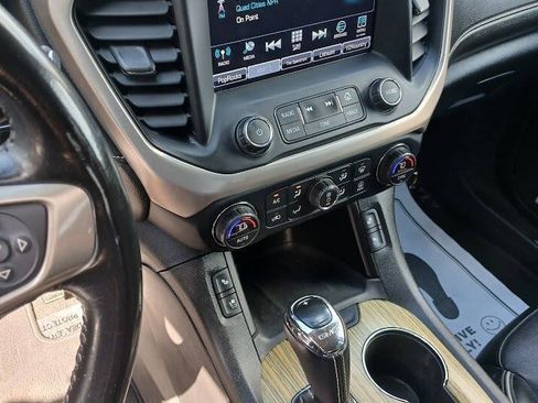 Used 2019 GMC Acadia Denali AWD/4WD image 18
