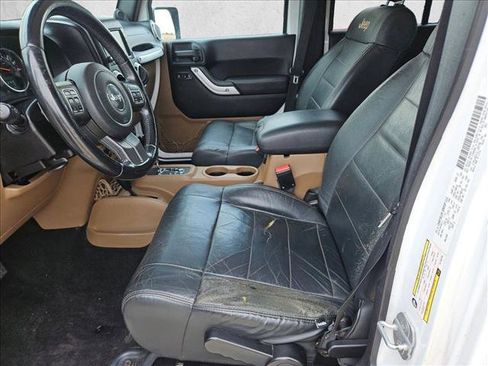 Used 2012 Jeep Wrangler Unlimited Sahara w/ Connectivity Group AWD/4WD image 13