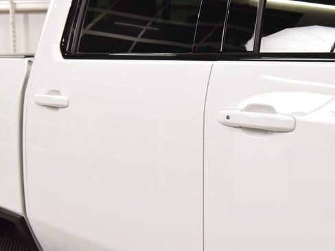 Used 2025 GMC Sierra 2500 AT4 w/ AT4 Premium Plus Package AWD/4WD image 19