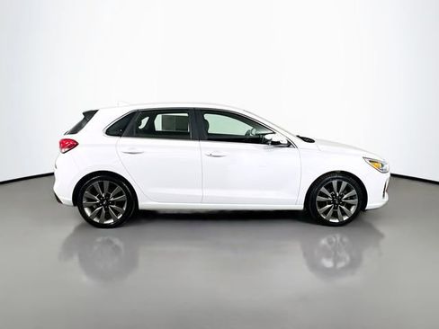 Used 2018 Hyundai Elantra GT Sport image 9