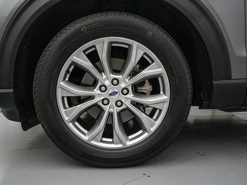 Certified 2024 Ford Explorer Limited w/ Equipment Group 301A AWD/4WD image 10