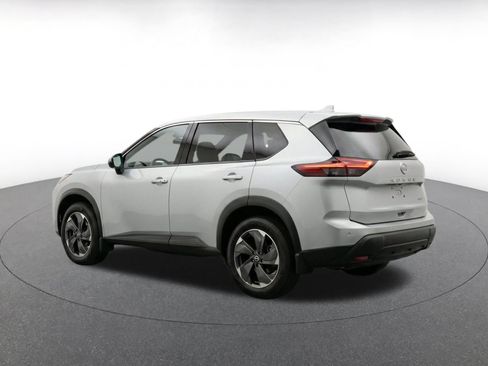 Used 2025 Nissan Rogue SV FWD image 7