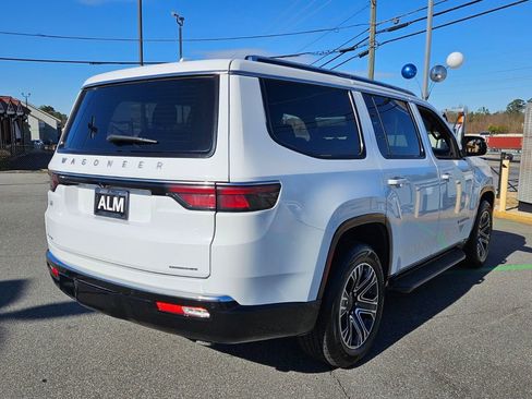 Used 2023 Jeep Wagoneer Series II image 13