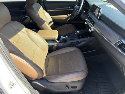 Used 2022 Kia Telluride SX w/ SX Prestige Package image 12