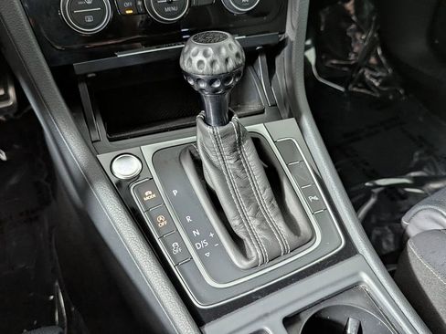 Used 2019 Volkswagen Golf R 4-Door image 35