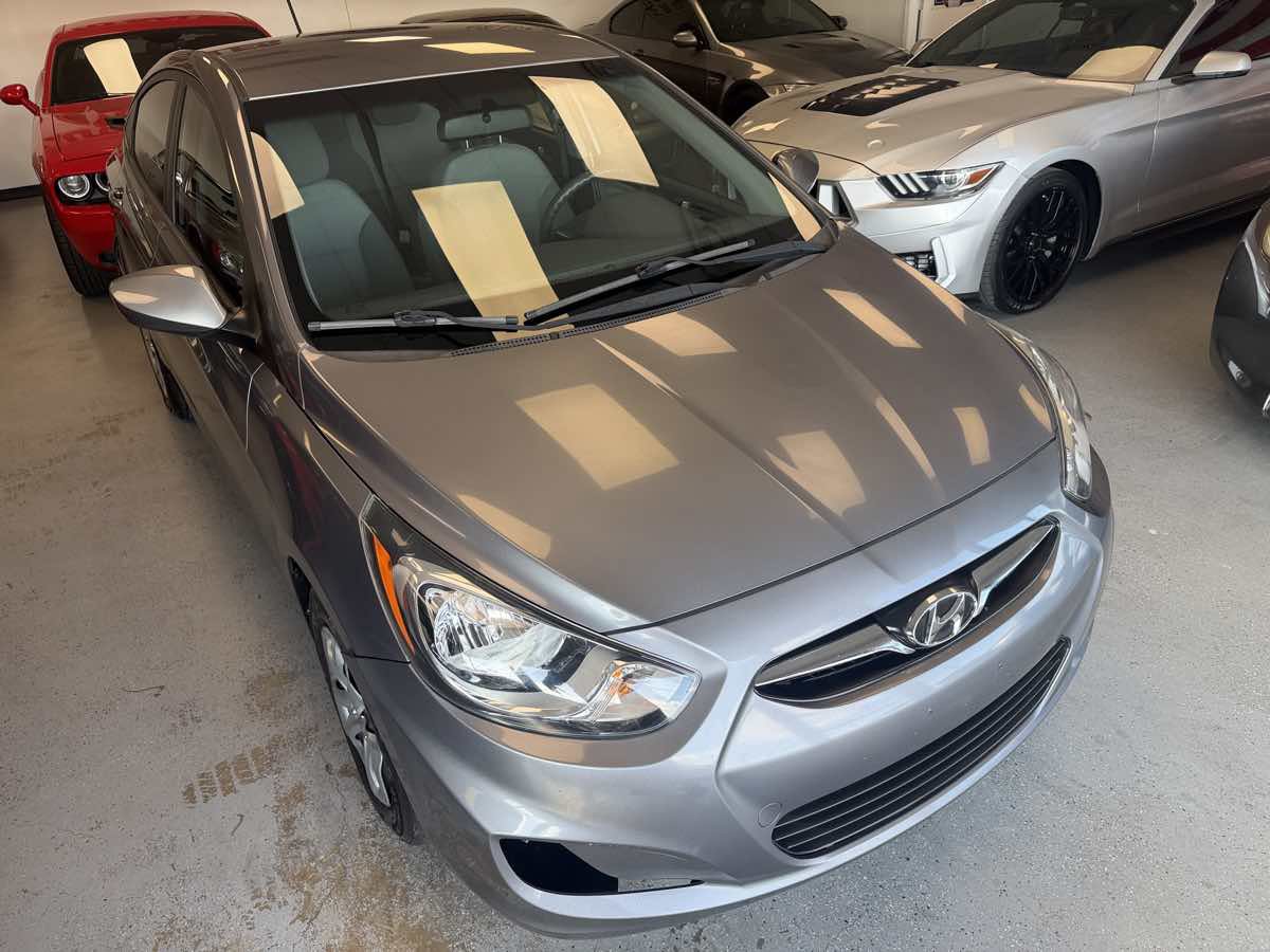 Used 2013 Hyundai Accent GLS FWD image 9