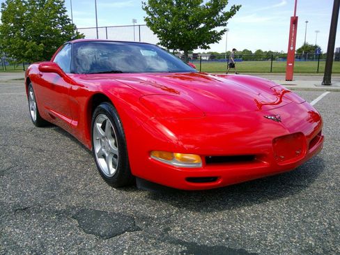 Used 2004 Chevrolet Corvette Coupe RWD image 5