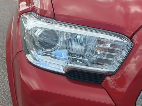 Certified 2022 Toyota Tacoma SR5 w/ Technology Package RWD image 10
