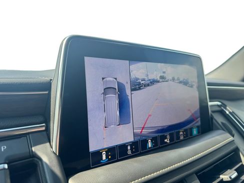 Used 2021 Chevrolet Suburban Premier w/ Premium Package image 15