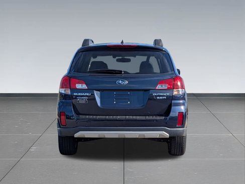 Used 2014 Subaru Outback 3.6R Limited AWD/4WD image 2