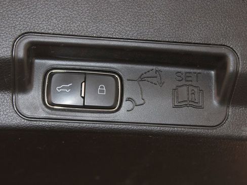 Used 2021 Ford Explorer Limited w/ Equipment Group 301A image 14