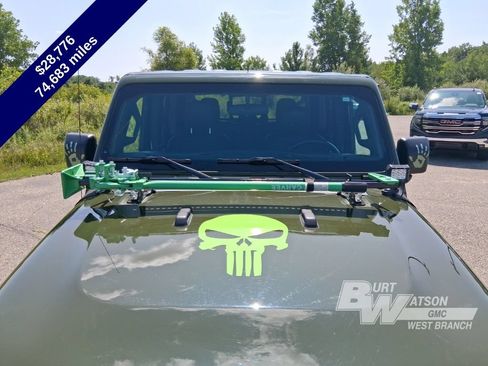Used 2023 Jeep Gladiator Sport AWD/4WD image 10