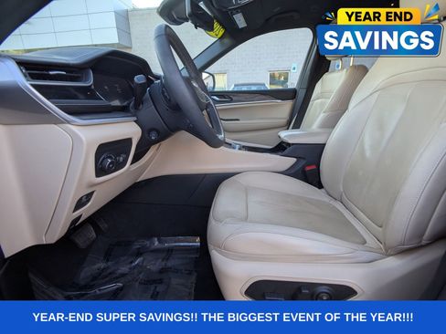 Used 2023 Jeep Grand Cherokee L Limited w/ Luxury Tech Group II image 15