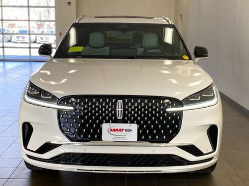 New 2025 Lincoln Aviator Black Label image 3